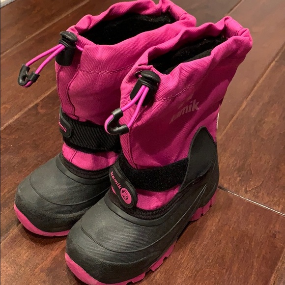 snow boots size 10